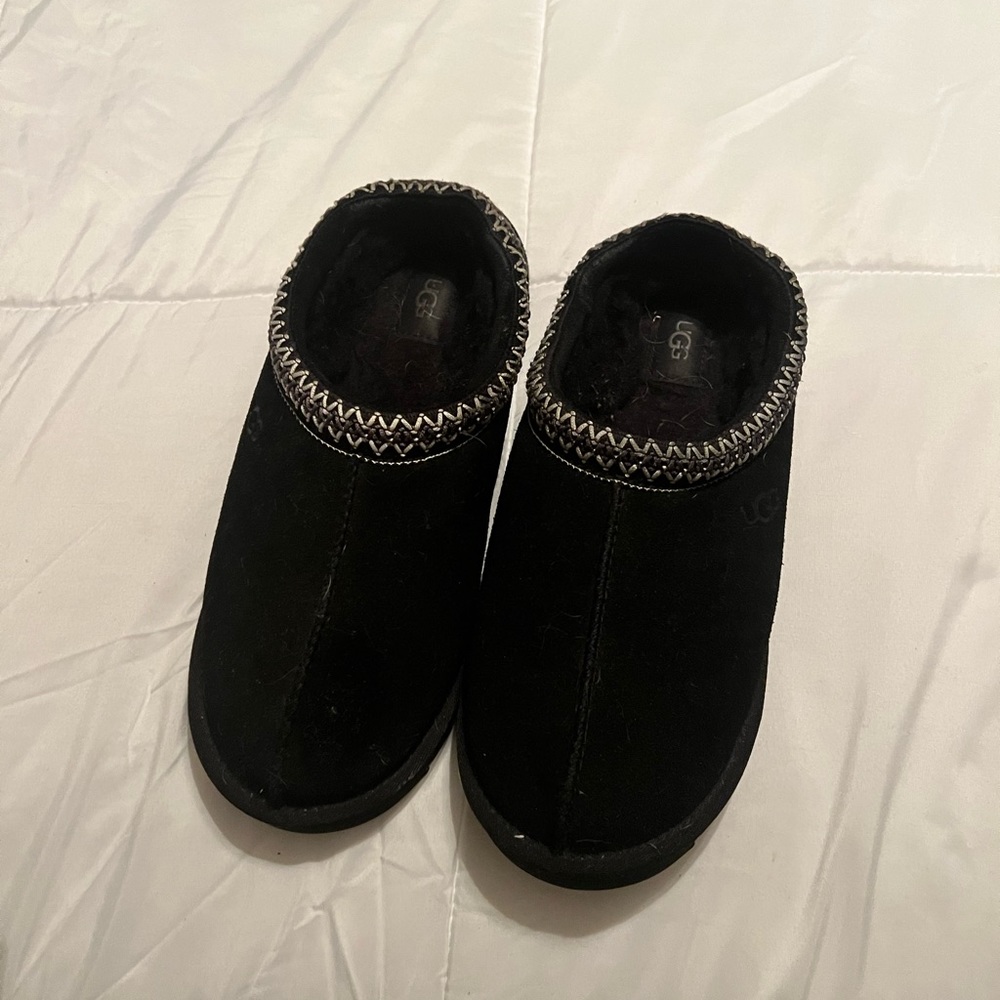 Ugg tasman slippers size 8